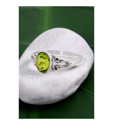 Sterling Silver Peridot Ring