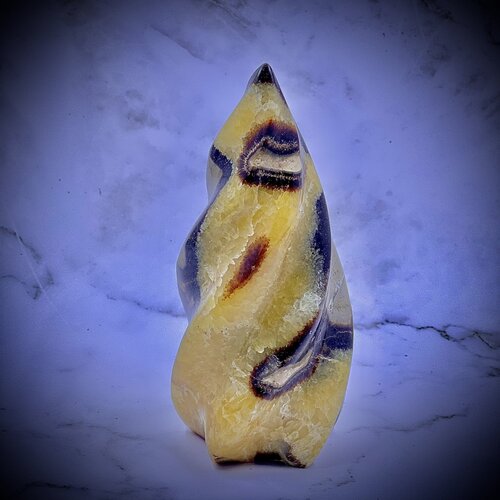 FLAME SHAPE – JASPER, SEPTARIAN 4-5″H