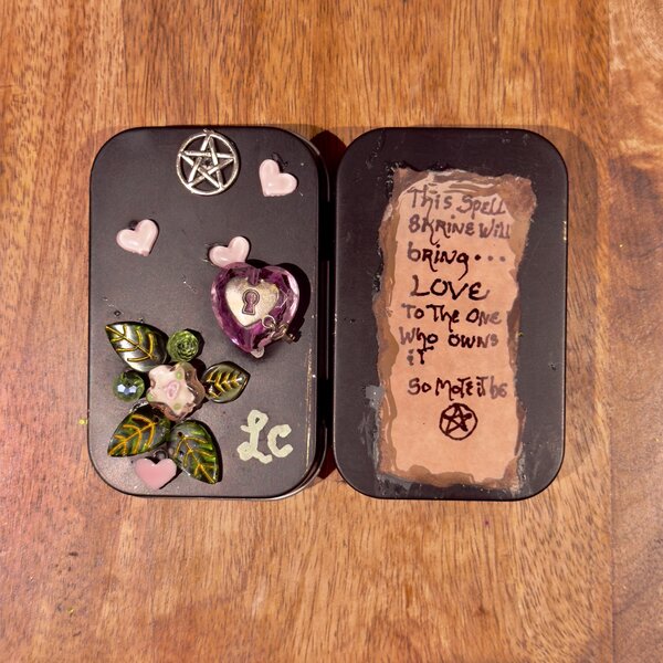 Spell Shrine Box by Laurie Cabot- LOVE