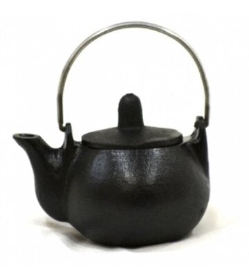 Cast Iron Kettle shape Cauldron with Lid 4" L