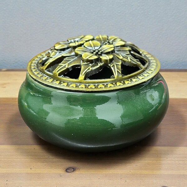 Green Ceramic Incense Burner Bowl with Floral Lid – 3.75”