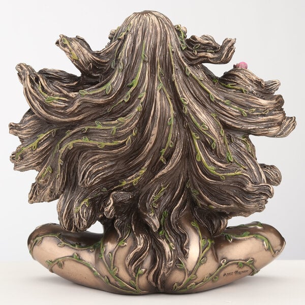 SITTING PREGNANT MOTHER GAIA WITH BUTTERFLIES