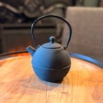 Round Teapot With Handle