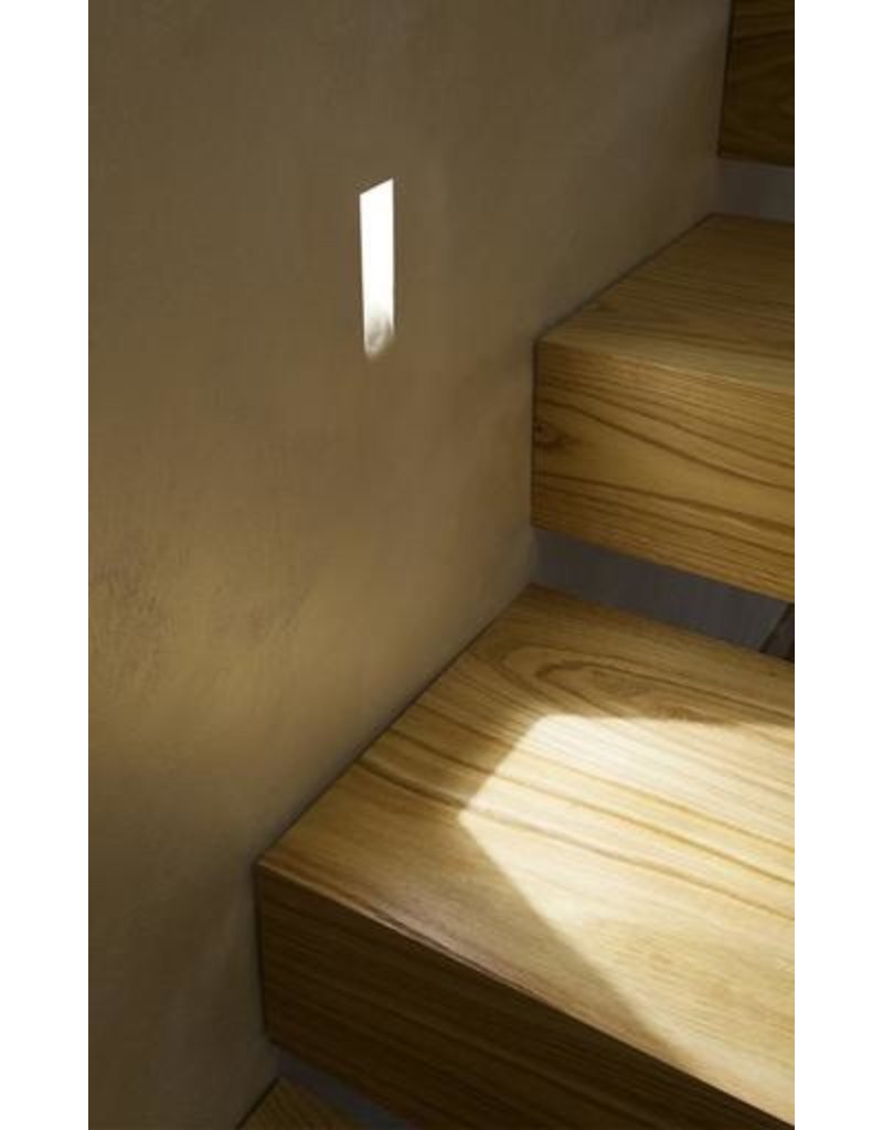 Large Gypsum Recessed Asymetric Trimless Steplight Dark Tools