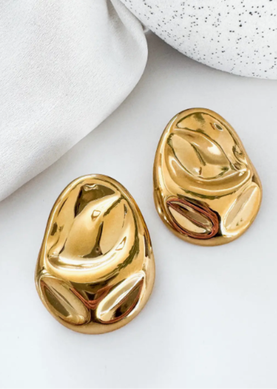 Monte Carlo Indent Oval Earrings