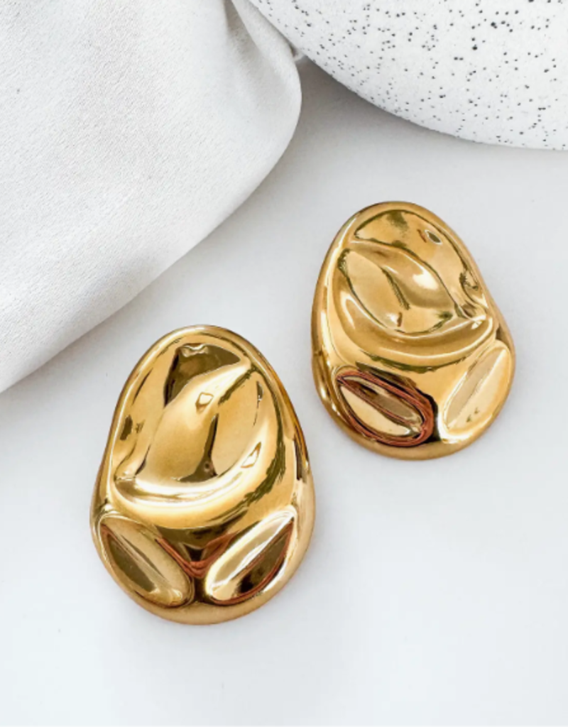 Monte Carlo Indent Oval Earrings