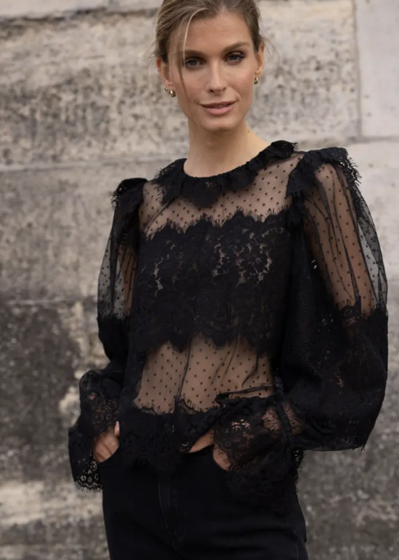 Victoire blouse with lace Peter Pan collar