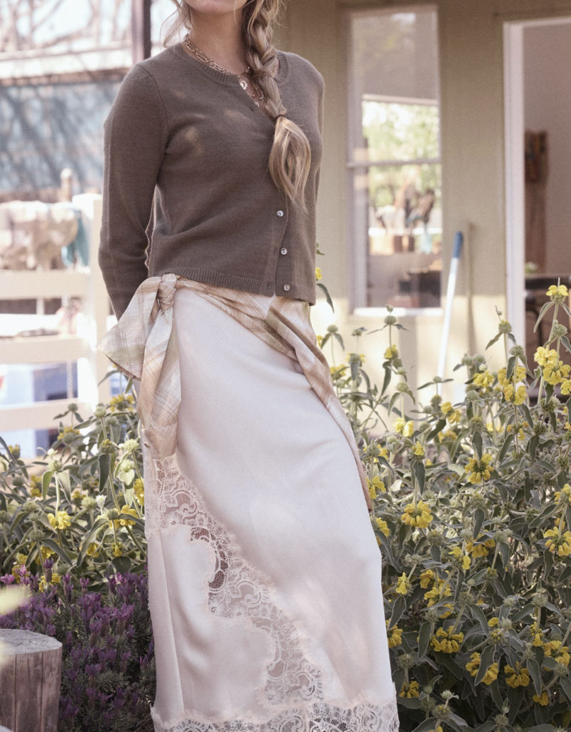 MIXED LACE MIDI SKIRT