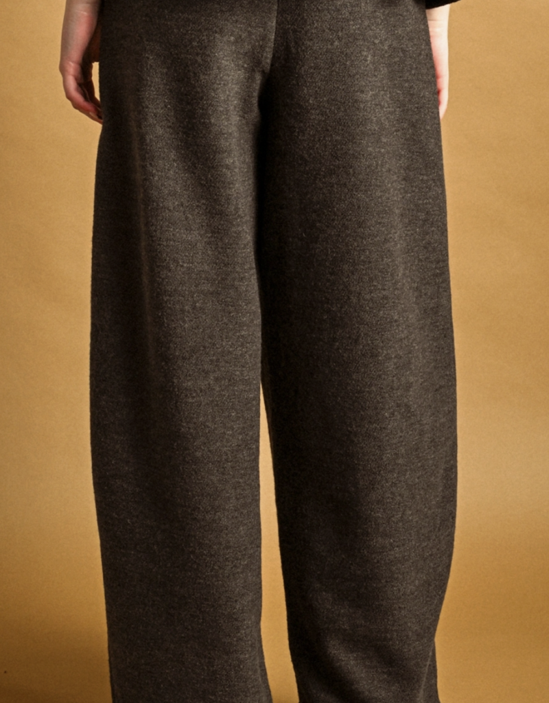 UNBALANCED BUTTON PLACE PANTS