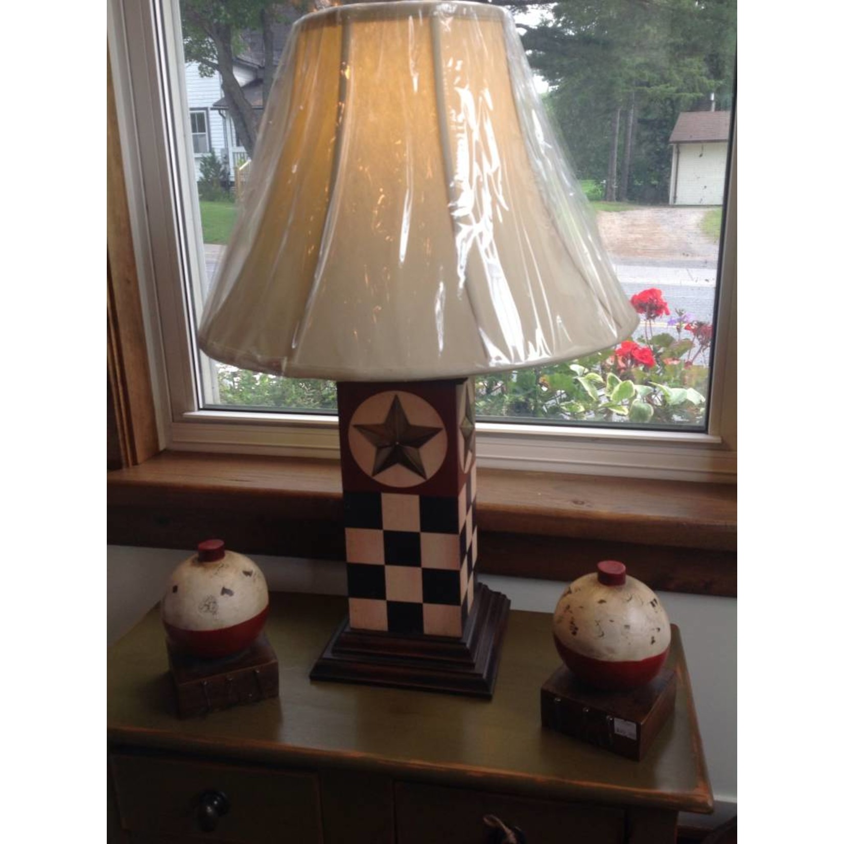 Checkered dark navy blue lamp