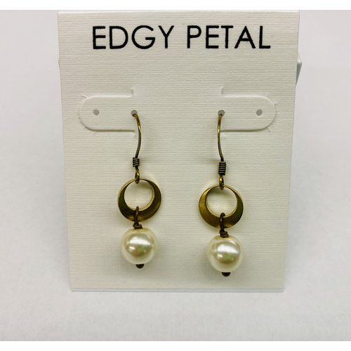 Edgy Petal Edgy Petal Pearl Circle Crescent Earring Edgy Petal Edgy Petal Pearl Circle Crescent Earring