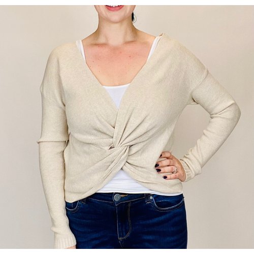 M Made in Italy Cream Knot Twist Sweater M Made in Italy Cream Knot Twist Sweater