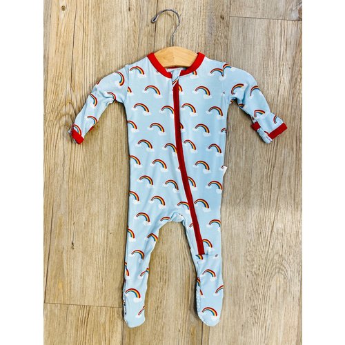 Kickee Pants Kickee Pants Print Footie Zipper Spring Sky Rainbow Kickee Pants Kickee Pants Print Footie Zipper Spring Sky Rainbow