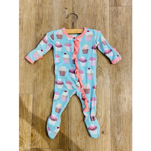 Kickee Pants Kickee PAnts Print Classic Ruffle Footie Summer Sky Cupcakes Kickee Pants Kickee PAnts Print Classic Ruffle Footie Summer Sky Cupcakes