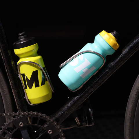 MASH WORDMARK 22 OZ Purist Bottle in 4 color options MASH WORDMARK 22 OZ Purist Bottle in 4 color options