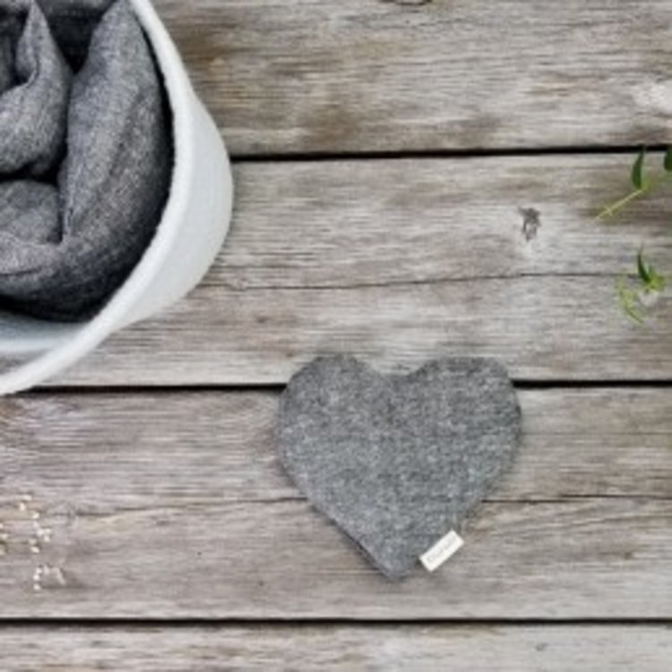 Amma Therapie Amma therapie Therapeutic heart-shaped compress