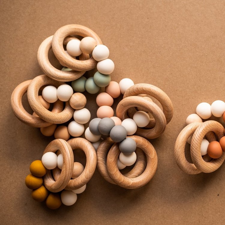 Minika MINIKA OCRE TEETHING RATTLE