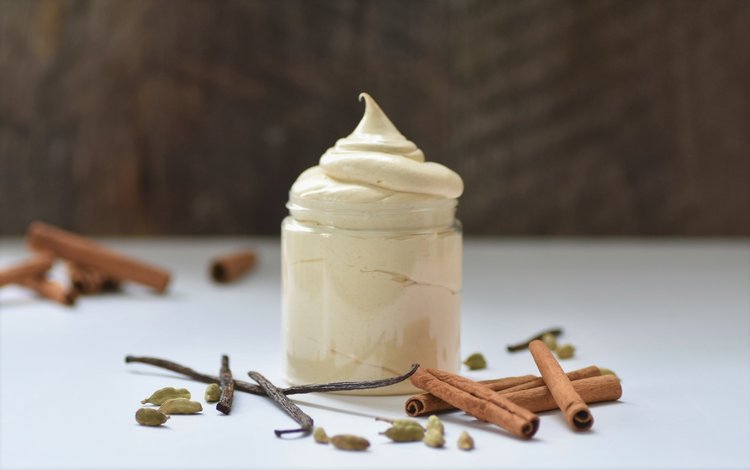 Poussière d'étoile Savon exfoliant fouetté au thé chaï Poussière d'étoile