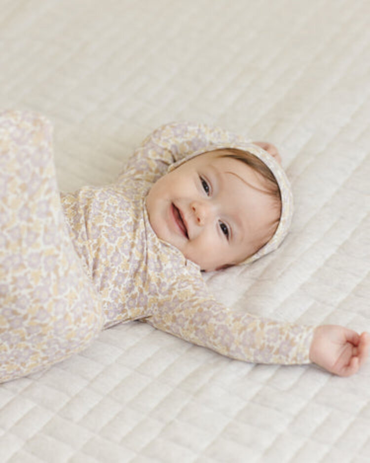 QUINCY MAE Quincy Mae Girls Knotted Baby Gown & Hat