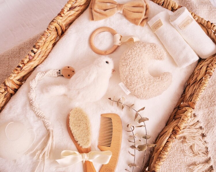 London Rose London Rose Plush Pacifier Holder