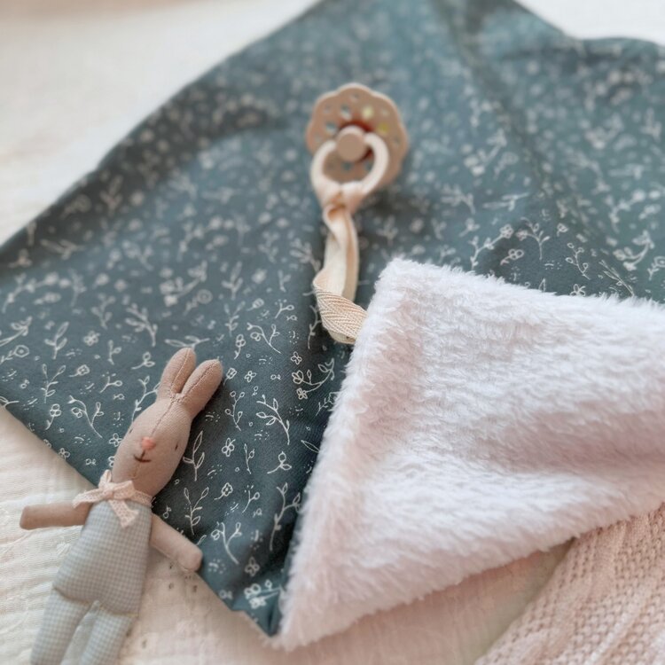 Baluchon Mini Doudou Attache-Suce Baluchon