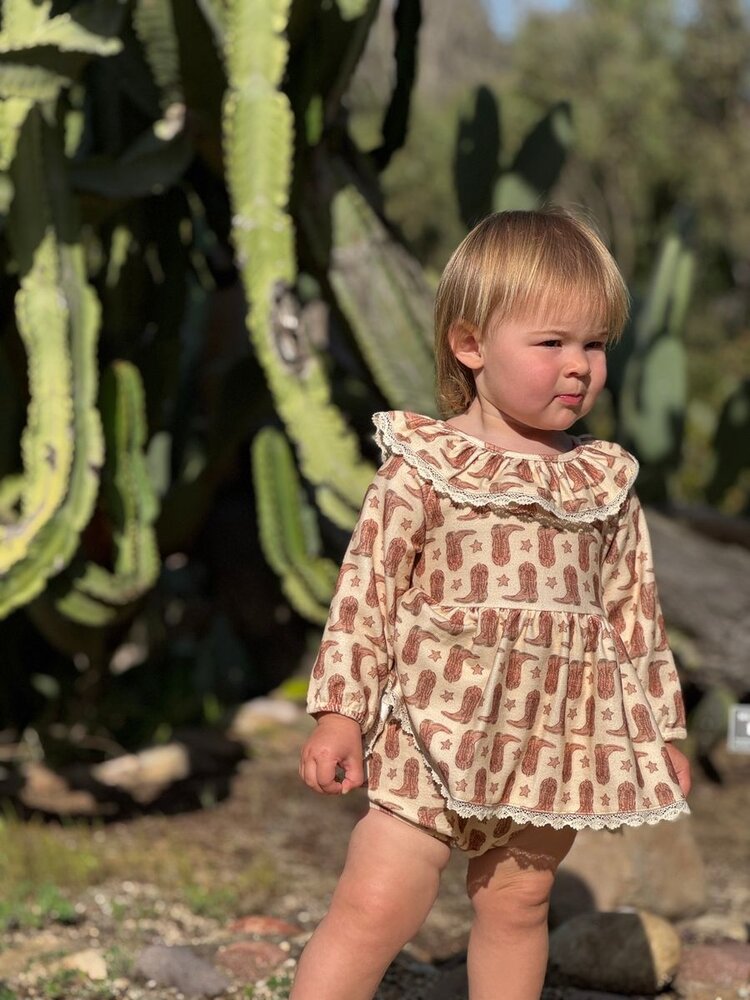 Ettie and H Robe-Body Ettie and H Fille
