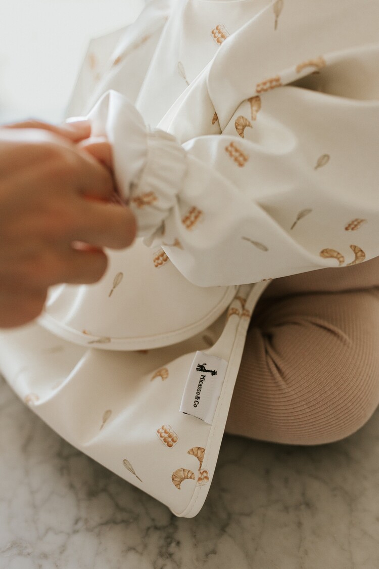 Micasso & Co Micasso Waterproof Long-Sleeve Bib