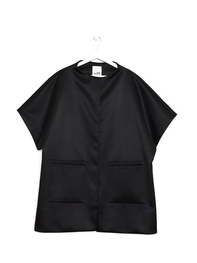 Sofie Schnoor Cape Noire à Manches Courtes