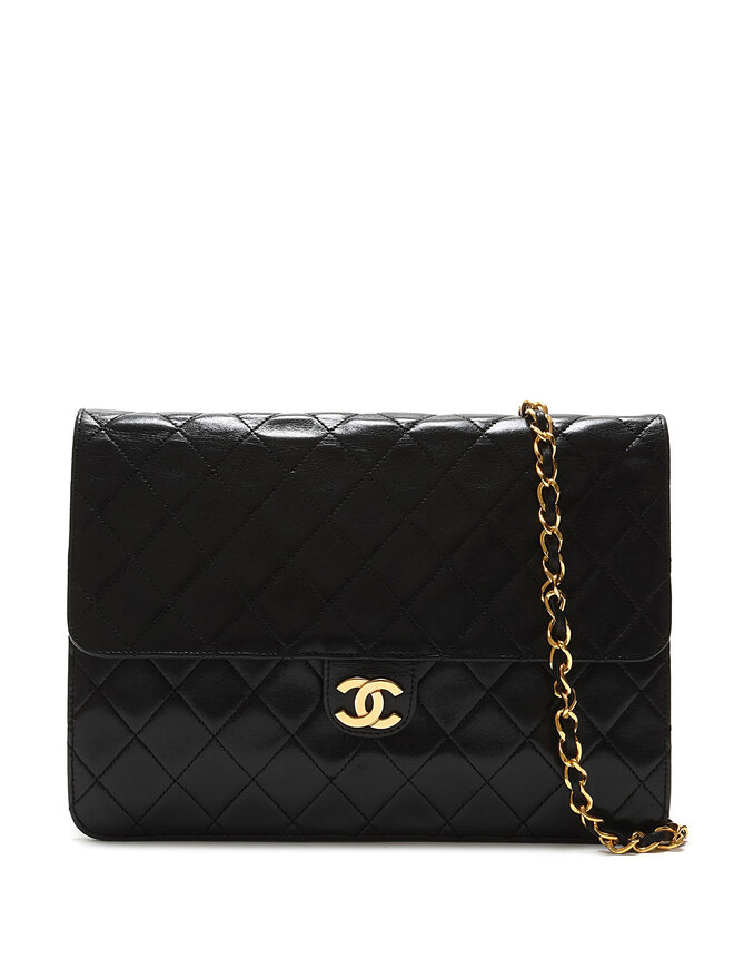 CHANEL Sac à rabat en cuir matelassé
