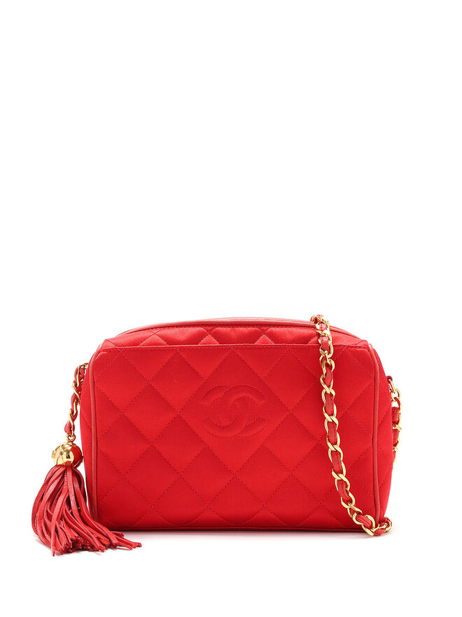 CHANEL Sac à bandoulière en satin matelassé