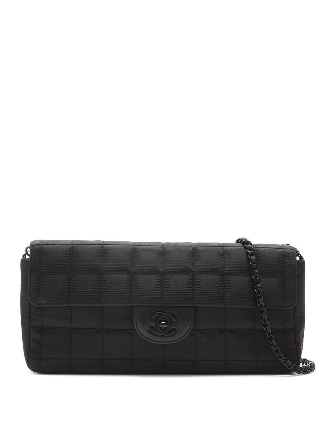 CHANEL Sac à rabat à carreaux CC