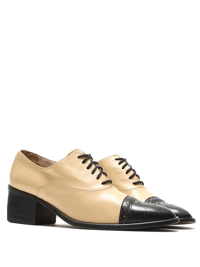 CHANEL Two-Tone Leather Oxford Shoes