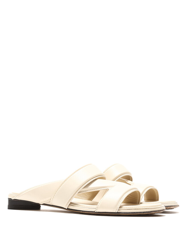 BOTTEGA VENETA Sandales en cuir matelassé
