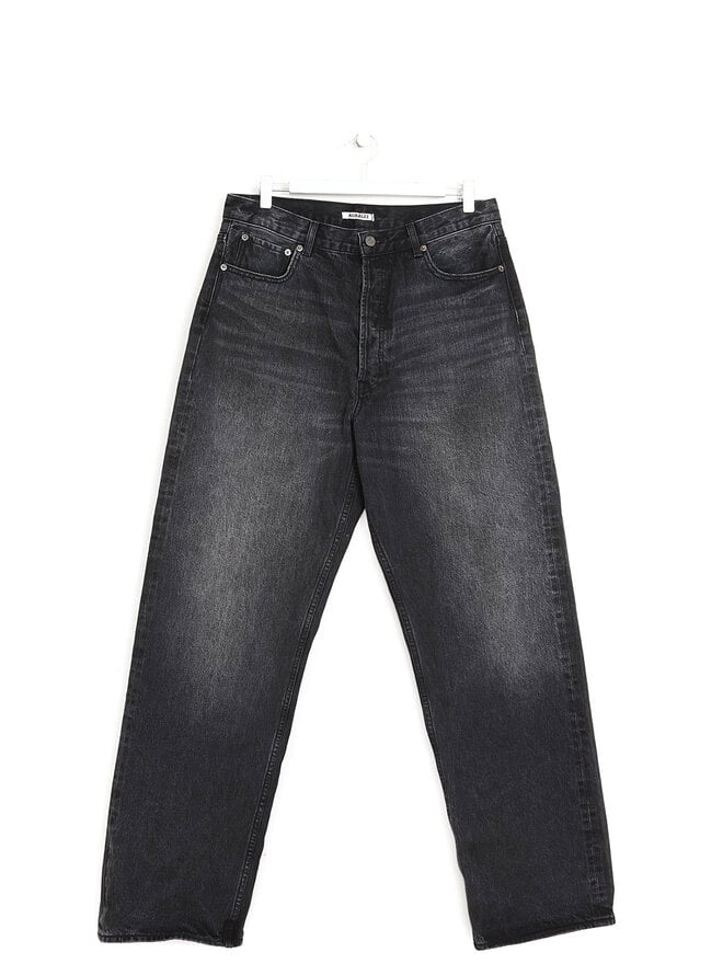 AURALEE Jean en denim délavé noir à jambe droite