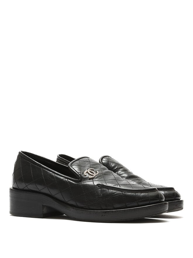 CHANEL Mocassins en Cuir Matelassé