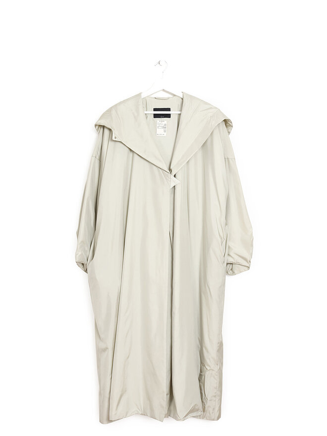 GIORGIO ARMANI Manteau Long en Soie Grise Pâle