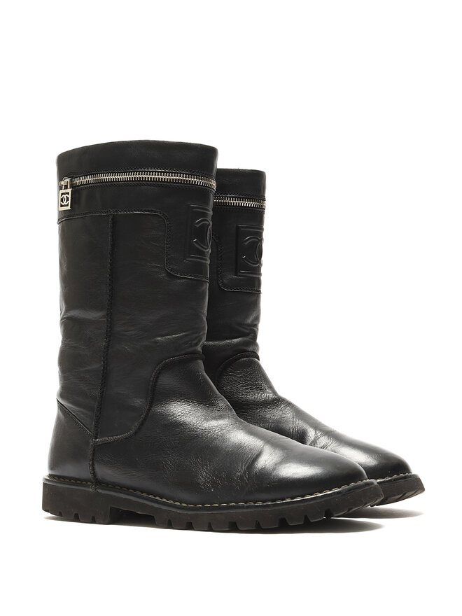 CHANEL Grained Leather Round-Toe Boots