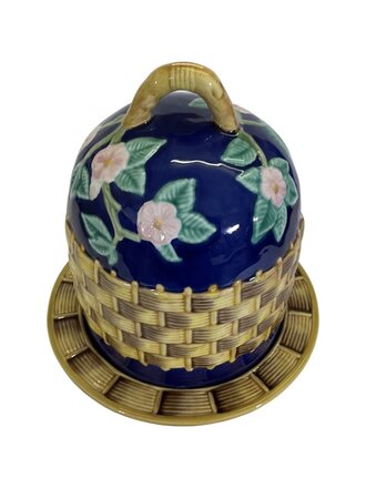 Englandmay2022 Blue Basketweave Majolica Cheese Cover w Plate