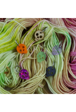 Stitch Markers - Skull Acrylic Ring set by Katrinkles