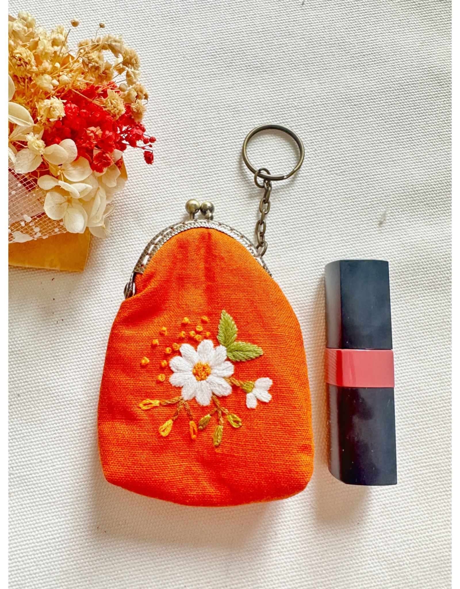 Quince Fables Floral Embroidered Keychain Pouch - White Daisy - Quince Fables