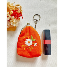 Quince Fables Floral Embroidered Keychain Pouch - White Daisy - Quince Fables