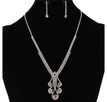 All Caught Up Necklace Set - Silver