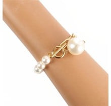 Toggle Up Pearl Bracelet - Gold