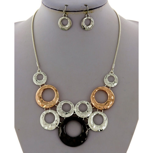 Dream On Necklace Set - Tri Tone Dream On Necklace Set - Tri Tone