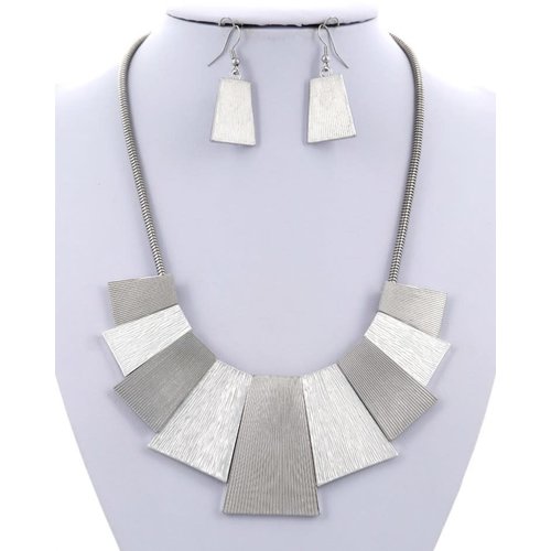 No Misbehaving Necklace Set - Silver No Misbehaving Necklace Set - Silver