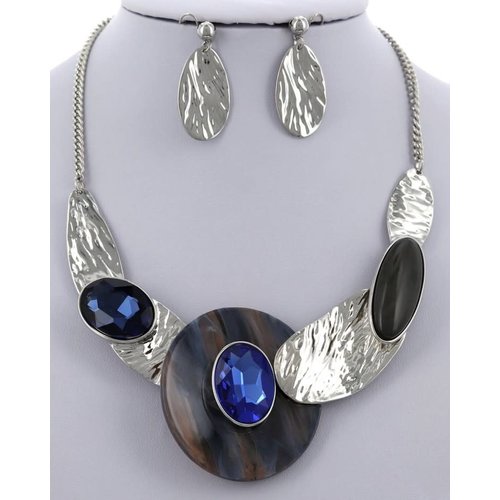 Hard To Catch Necklace Set - Blue Hard To Catch Necklace Set - Blue