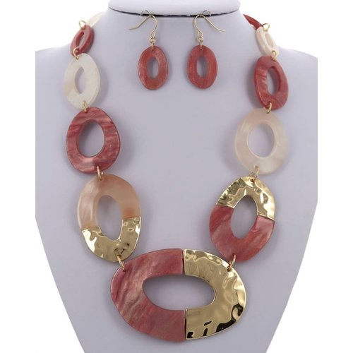 Never Look Back Necklace Set - Peach Never Look Back Necklace Set - Peach