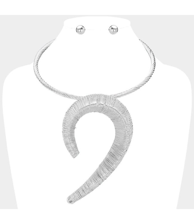 Got You Hooked Necklace Set - Silver