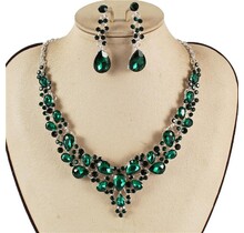 Fool For Jewels Necklace Set - Emerald