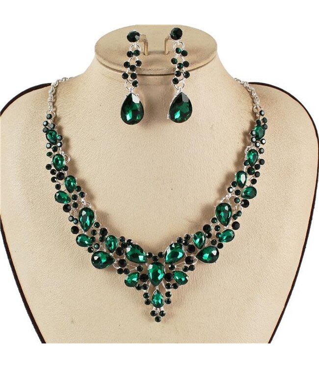 Fool For Jewels Necklace Set - Emerald